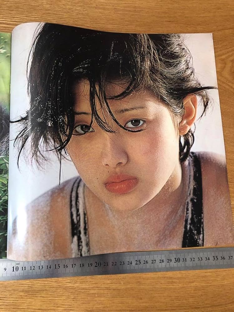 Amazon.co.jp: 山口百恵 ピンナップアイドル 70年代アイドル 絶版